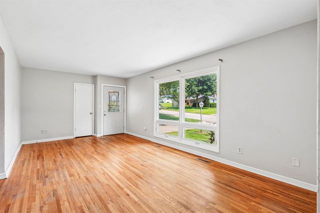 3311 Pridemore Drive, Cedar Falls, IA 50613