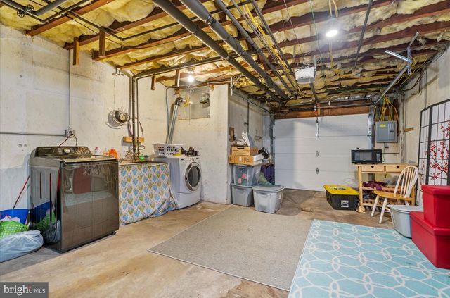 21 BUTTER LN, Reading, PA 19606