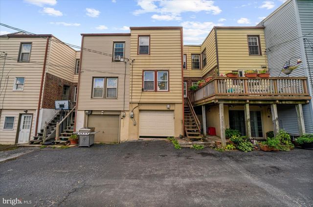 21 BUTTER LN, Reading, PA 19606