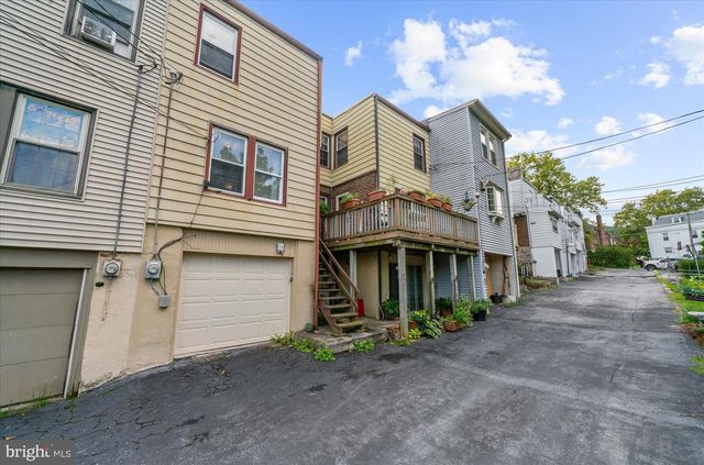 21 BUTTER LN, Reading, PA 19606