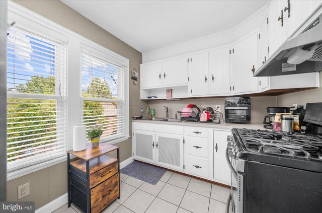 21 BUTTER LN, Reading, PA 19606