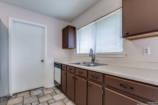 9806 Morningfield, San Antonio, TX 78250