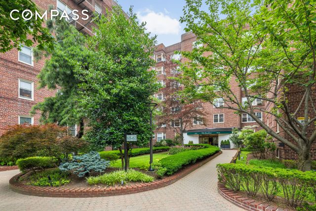 6861 Yellowstone Blvd Apt 607, New York City, NY 11375