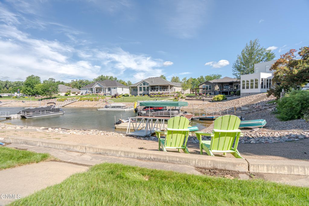 1506 Galleon Place, Bismarck, ND 58504 photo 108