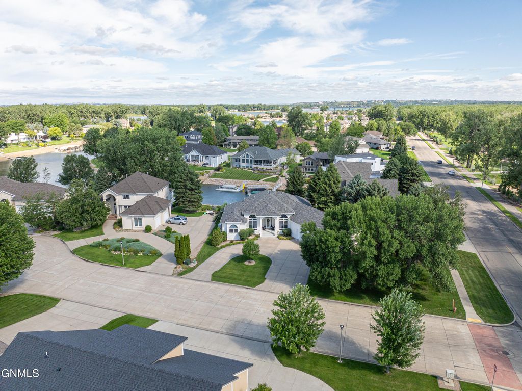 1506 Galleon Place, Bismarck, ND 58504 photo 121