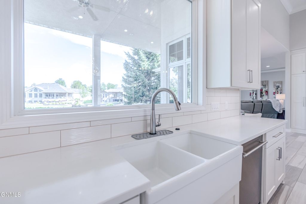 1506 Galleon Place, Bismarck, ND 58504 photo 18