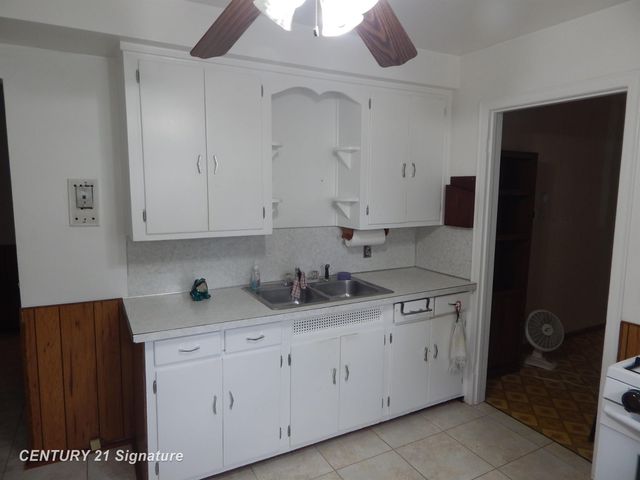 3227 W Parkway Avenue, Flint, MI 48504