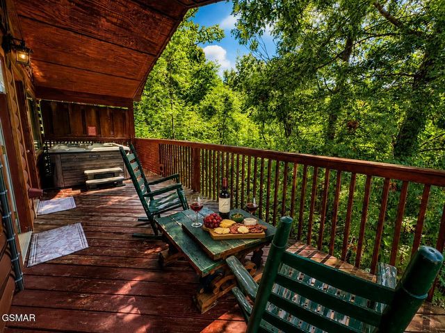 1540 Bears Den Way, Sevierville, TN 37862