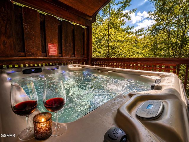 1540 Bears Den Way, Sevierville, TN 37862