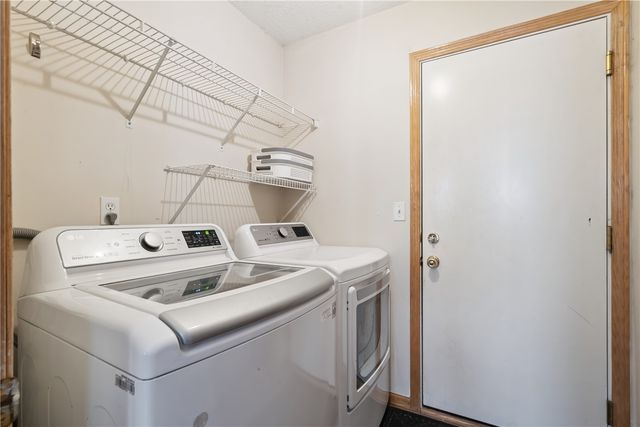 7113 West Park Road NE, Cedar Rapids, IA 52402