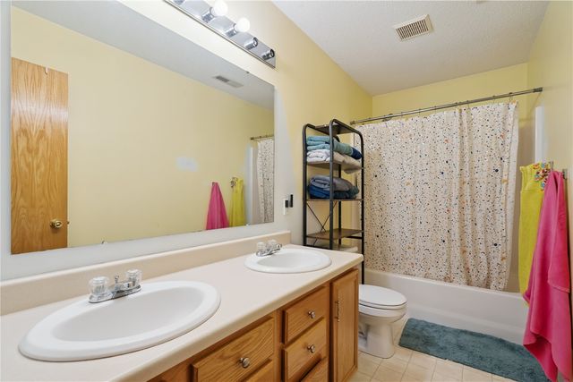 7113 West Park Road NE, Cedar Rapids, IA 52402