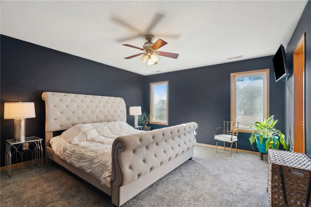 7113 West Park Road NE, Cedar Rapids, IA 52402