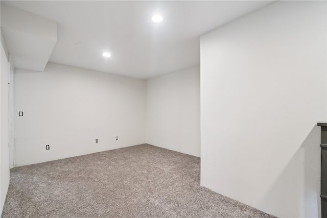 7113 West Park Road NE, Cedar Rapids, IA 52402