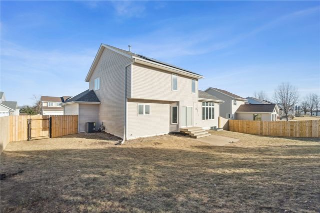 7113 West Park Road NE, Cedar Rapids, IA 52402