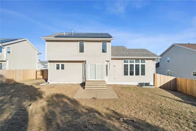 7113 West Park Road NE, Cedar Rapids, IA 52402