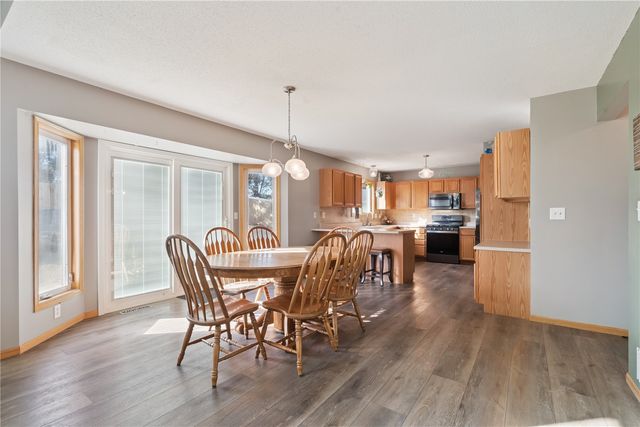 7113 West Park Road NE, Cedar Rapids, IA 52402