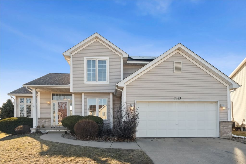 7113 West Park Road NE, Cedar Rapids, IA 52402