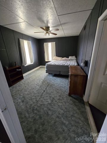 987 West Road, Hot Springs, NC 28743