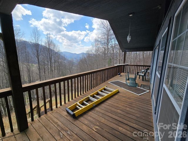 987 West Road, Hot Springs, NC 28743