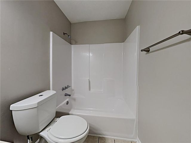 968 Country Oaks Court, Lawrenceville, GA 30044