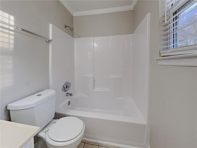 968 Country Oaks Court, Lawrenceville, GA 30044