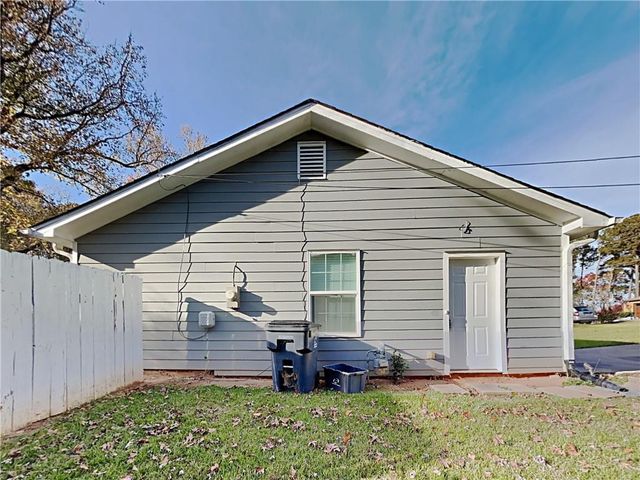 968 Country Oaks Court, Lawrenceville, GA 30044