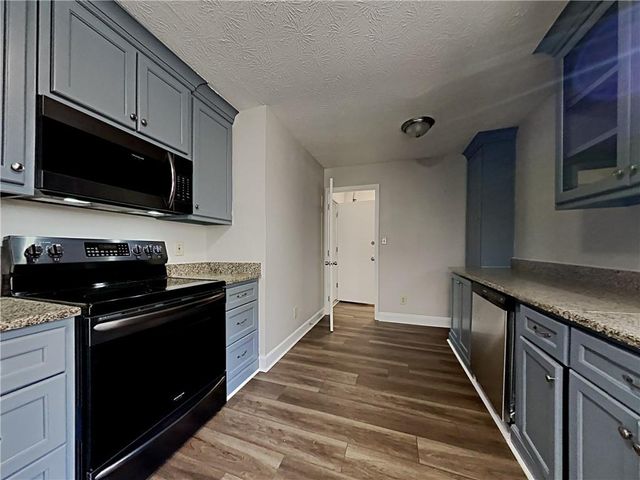 968 Country Oaks Court, Lawrenceville, GA 30044