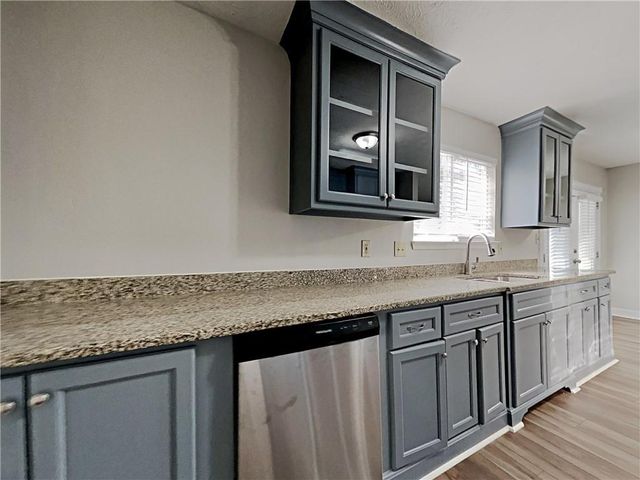 968 Country Oaks Court, Lawrenceville, GA 30044