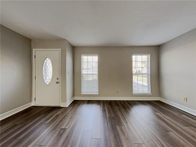 968 Country Oaks Court, Lawrenceville, GA 30044