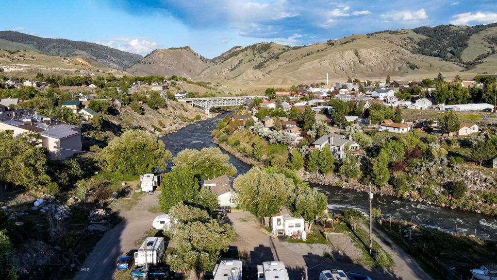 104 Vista Street, Gardiner, MT 59030 photo 10