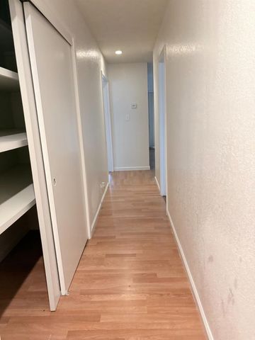 953 Souza, Manteca, CA 95336