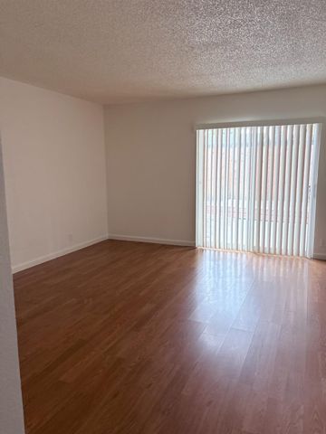953 Souza, Manteca, CA 95336