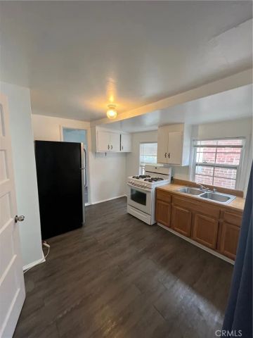 424 S Broadway, Redondo Beach, CA 90277