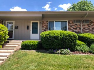 25136 Potomac Drive, South Lyon City, MI 48178