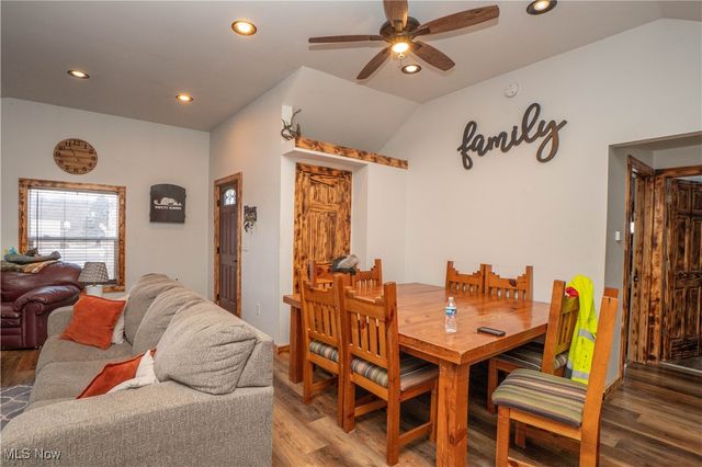 8242-8244 Navarre Road SW, Massillon, OH 44646