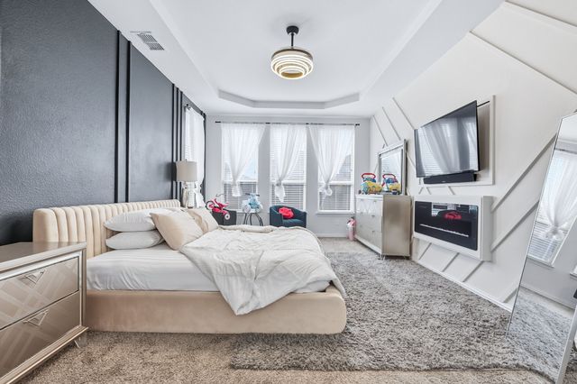 717 Whippoorwill Drive, Midlothian, TX 76065