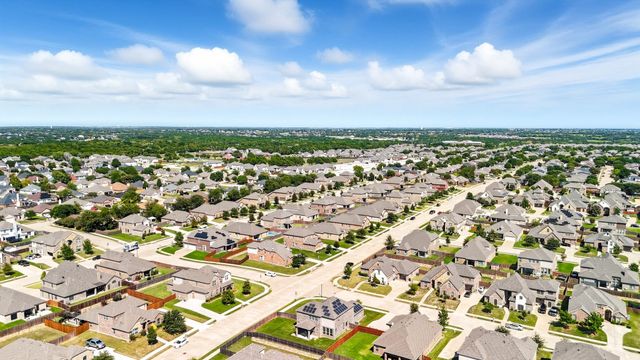 717 Whippoorwill Drive, Midlothian, TX 76065