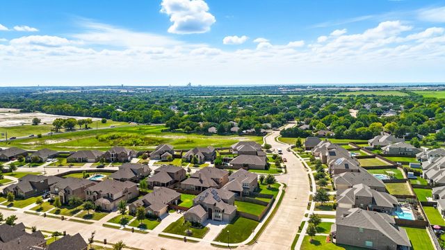 717 Whippoorwill Drive, Midlothian, TX 76065