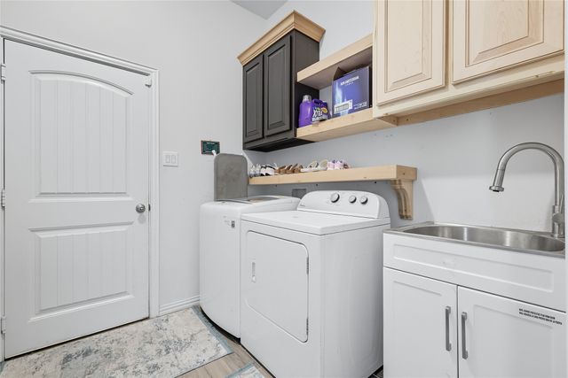 717 Whippoorwill Drive, Midlothian, TX 76065