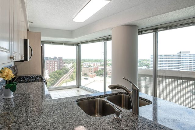 1720 Maple Avenue 1360, Evanston, IL 60201