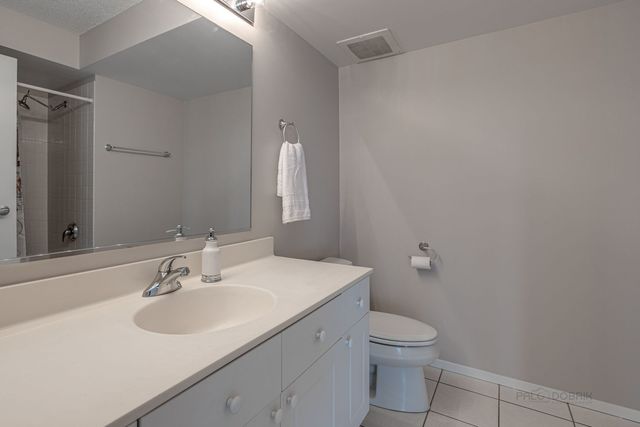 1720 Maple Avenue 1360, Evanston, IL 60201