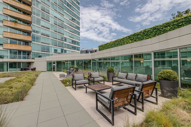 1720 Maple Avenue 1360, Evanston, IL 60201