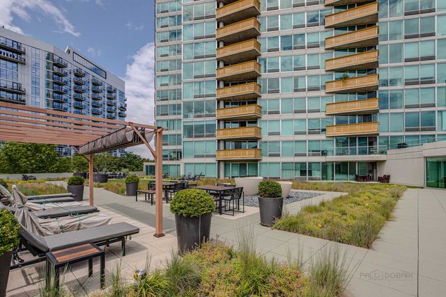 1720 Maple Avenue 1360, Evanston, IL 60201