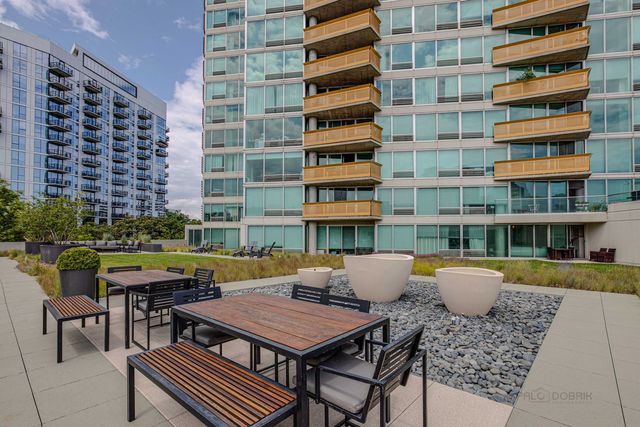 1720 Maple Avenue 1360, Evanston, IL 60201