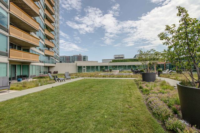 1720 Maple Avenue 1360, Evanston, IL 60201