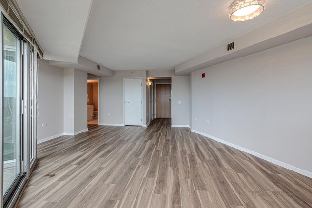 1720 Maple Avenue 1360, Evanston, IL 60201
