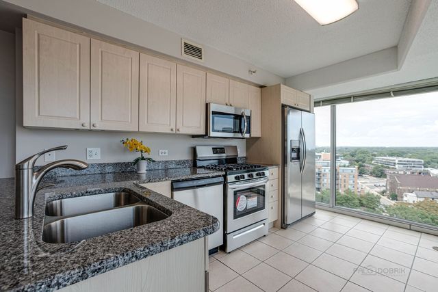 1720 Maple Avenue 1360, Evanston, IL 60201