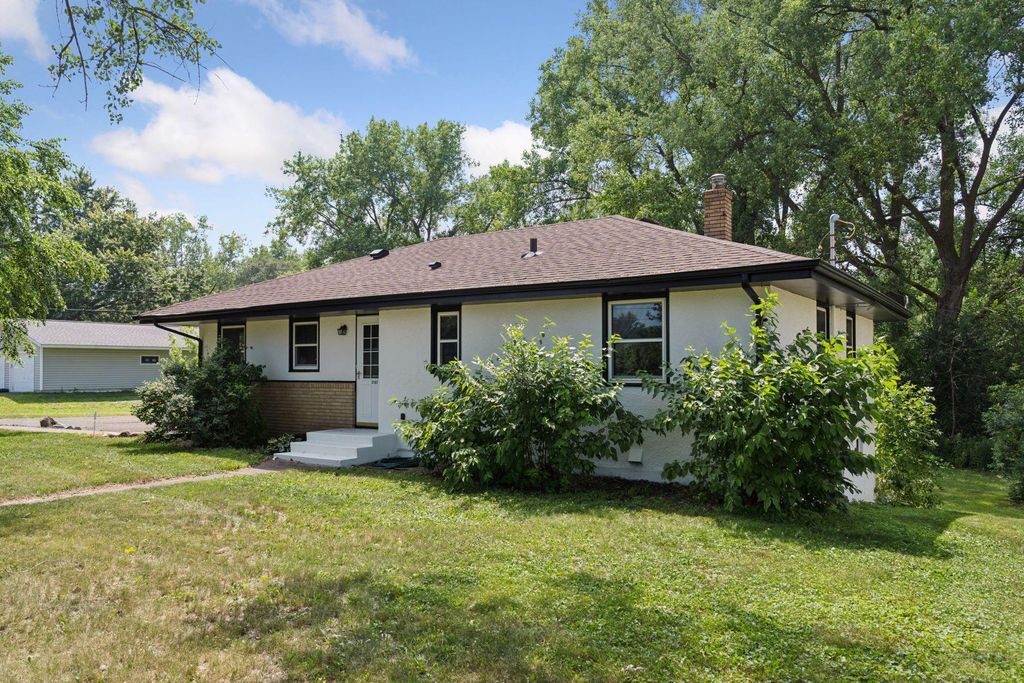 2107 Hazelwood Street, Maplewood, MN 55109