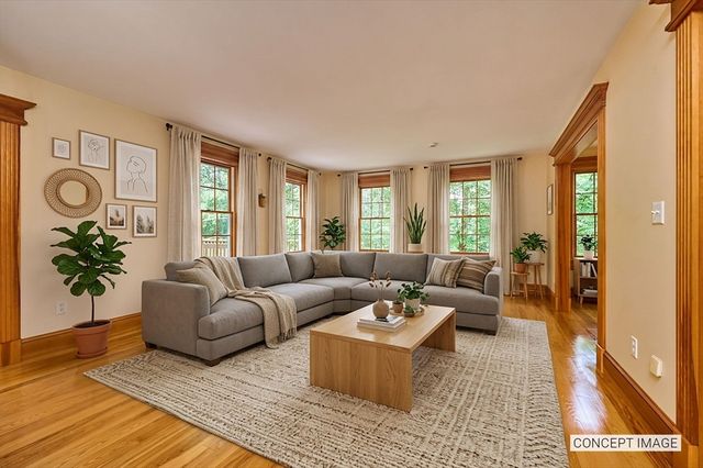 2 Eastwood Dr, Southampton, MA 01073