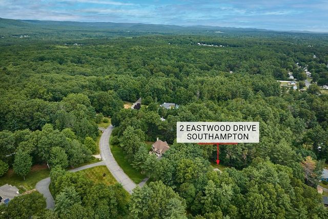 2 Eastwood Dr, Southampton, MA 01073